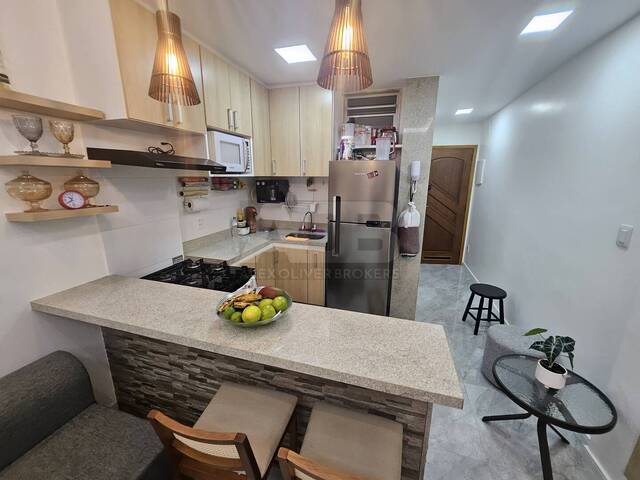 #100 - Apartamento para Venda em Rio de Janeiro - RJ