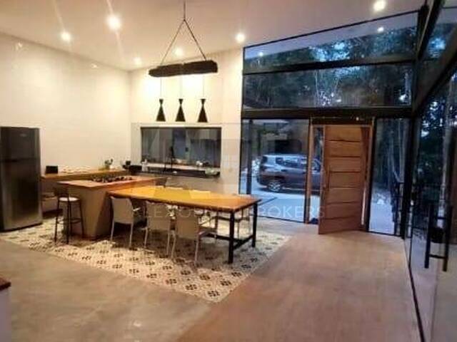 #110 - Casa para Venda em Rio de Janeiro - RJ