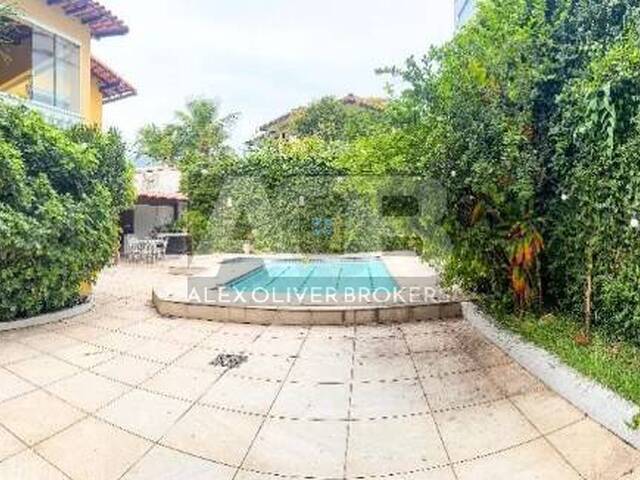 #155 - Casa para Venda em Rio de Janeiro - RJ