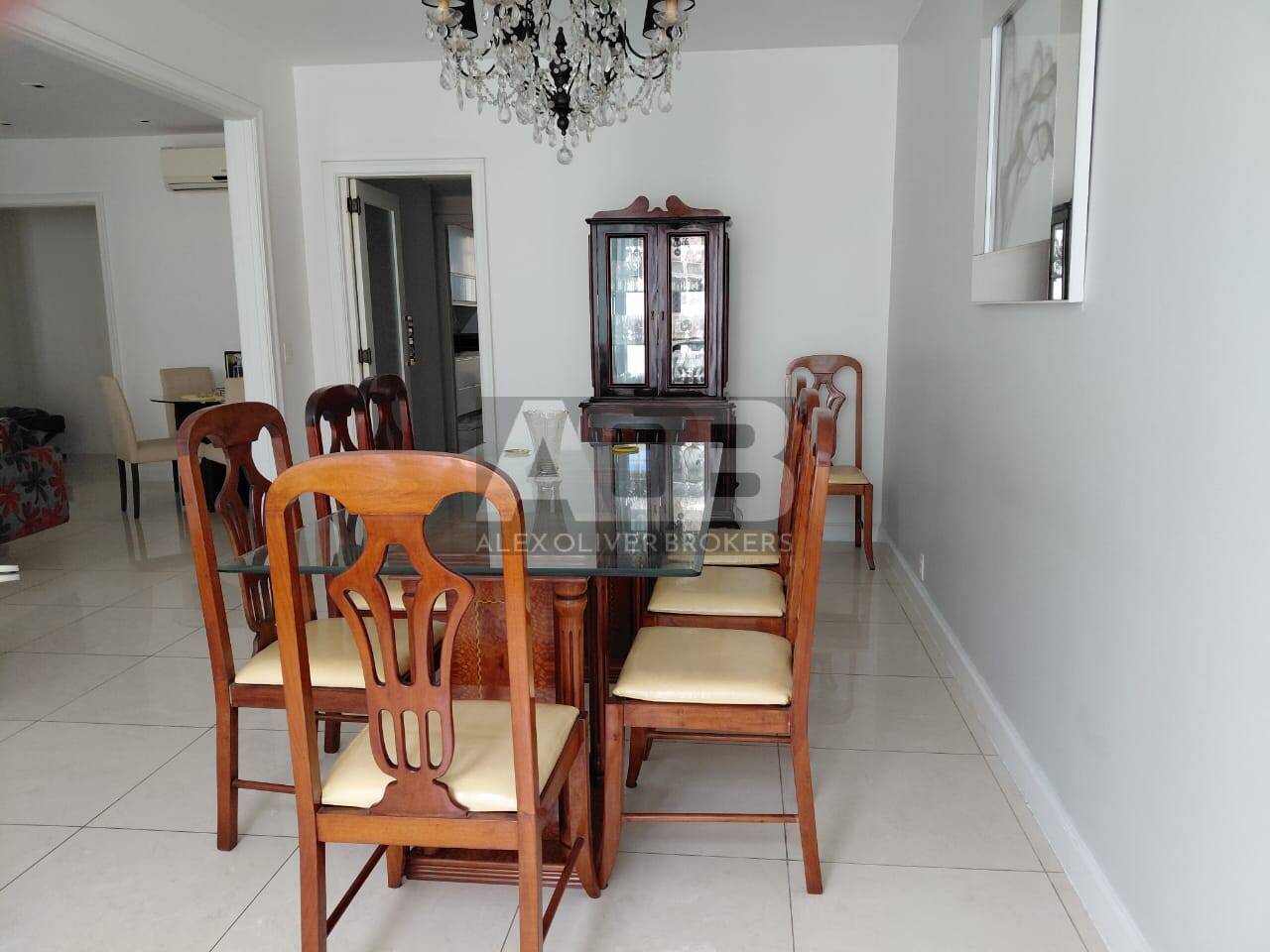 Apartamento de 3 quartos à venda em Copacabana, 218m2, 1vaga, 1 por andar.