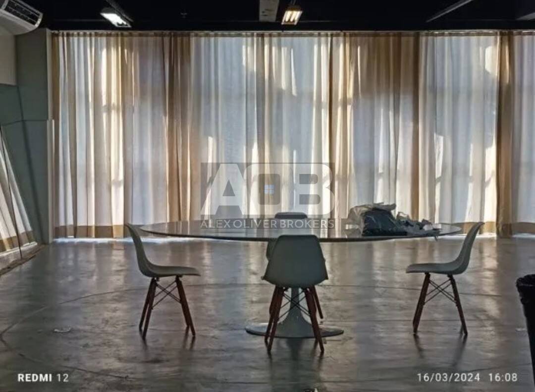 Conjunto Comercial com 166m2, à venda em Copacabana!