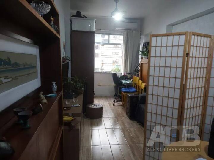 Apartamento de 2 quartos à venda em Vila Isabel, próximo da 28 de Setembro