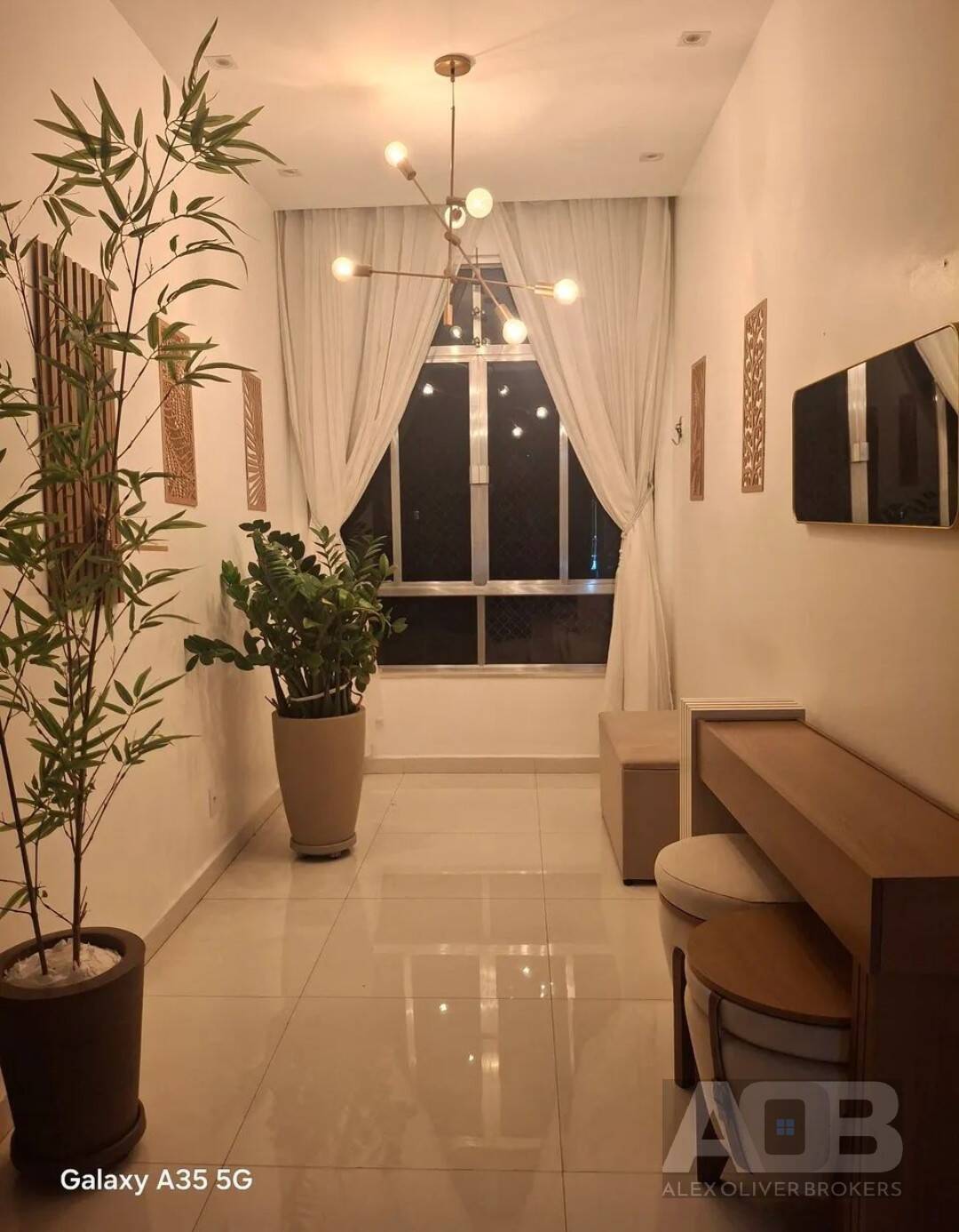 Apartamento de 3 Quartos (1 Suíte) com Varanda à venda em Copacabana