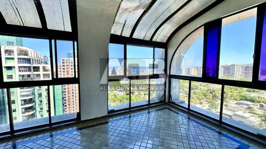 Cobertura com 3 Quartos para alugar, 200m², 2 vagas - Barra da Tijuca