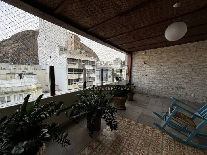 Cobertura com 3 dormitórios à venda, 264 m², 1 vaga, em Copacabana